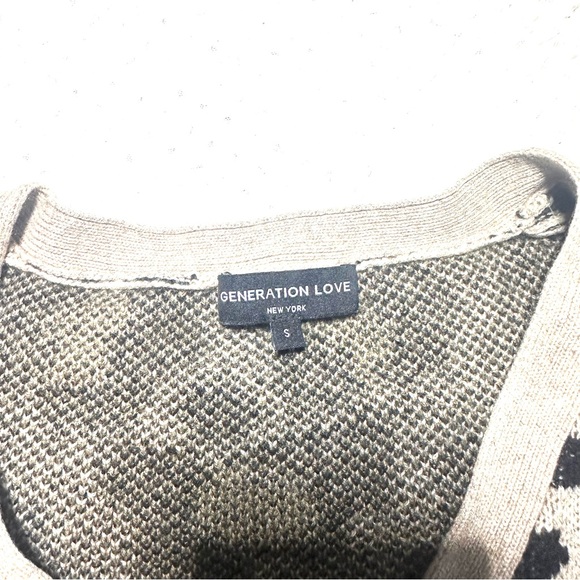 Generation Love cheetah print sweater brown and black winter fall sz small - Picture 3 of 4